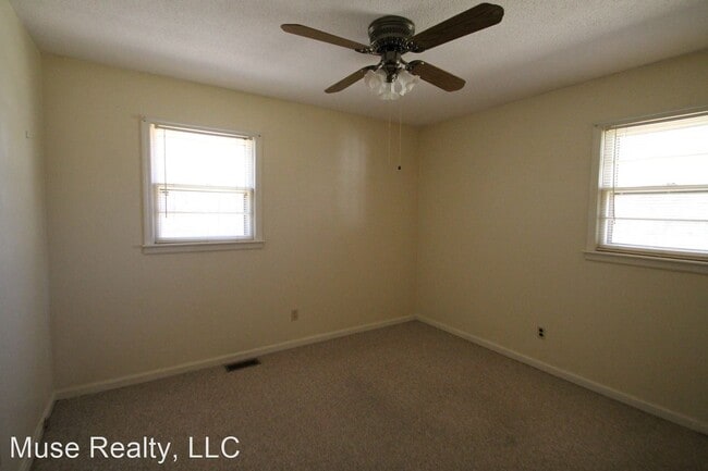 Building Photo - 3 br, 1 bath House - 1680 W Lakewood Drive