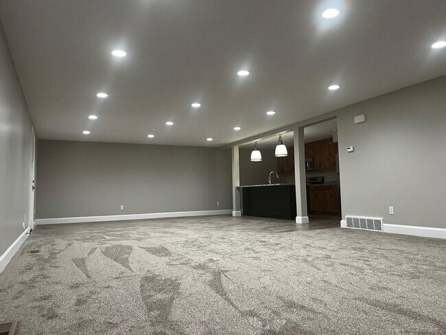 Foto del edificio - 1361 N 200 W