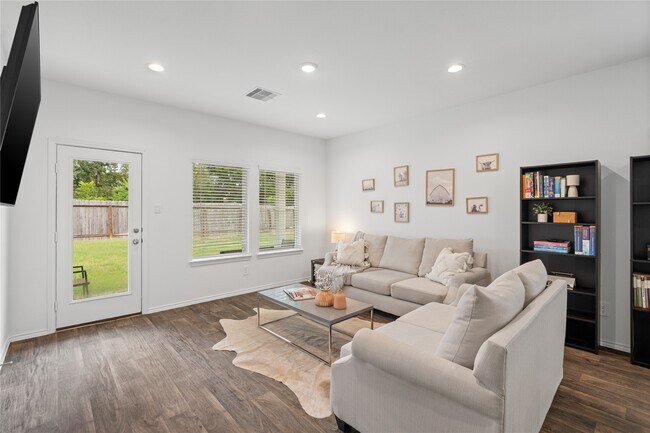 Building Photo - 22306 Forest Gorge Ln