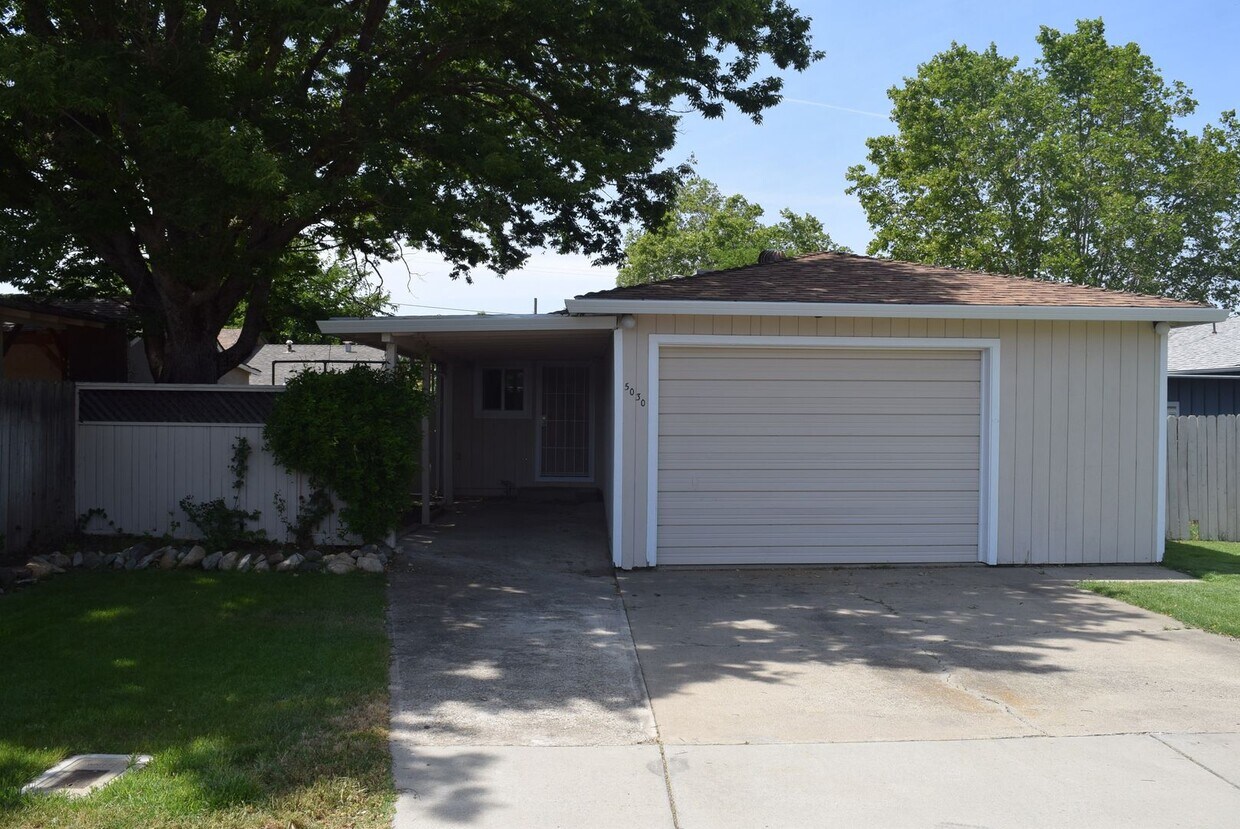Foto principal - 5030 Grove St