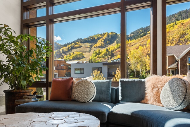 Foto del edificio - 120 Juan St