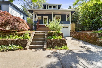 Building Photo - 2334 SE 34th Ave