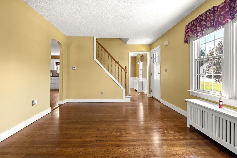 Building Photo - 80 Country Ln