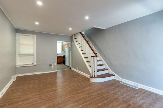 Foto del edificio - 2835 Winton St