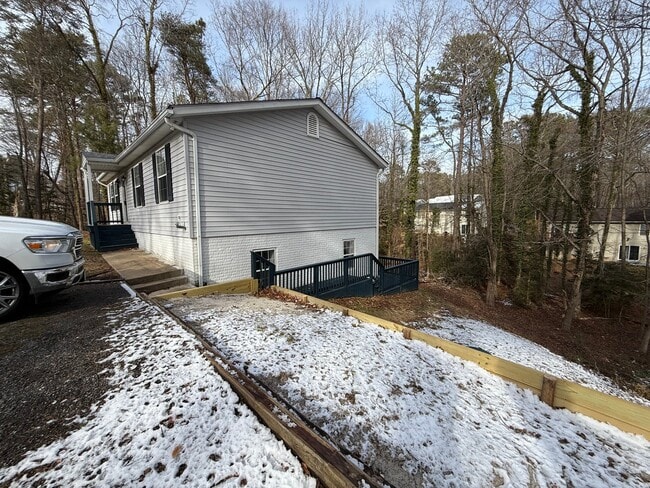 Building Photo - 11570 Tomahawk Trail W