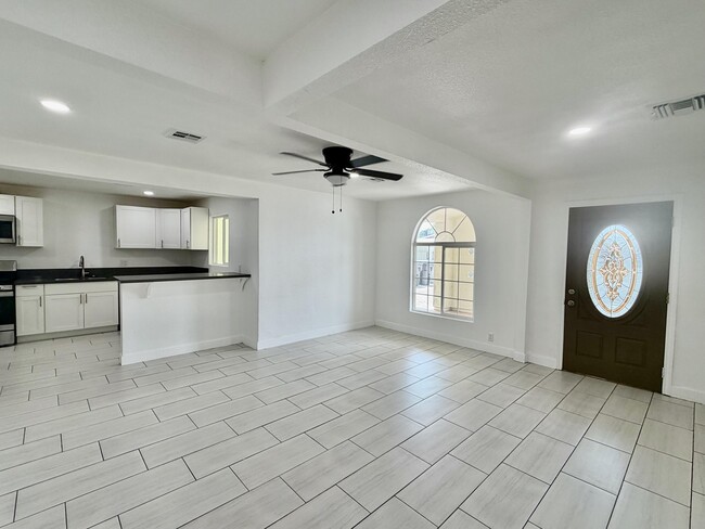 Foto del edificio - 85041 Cairo St