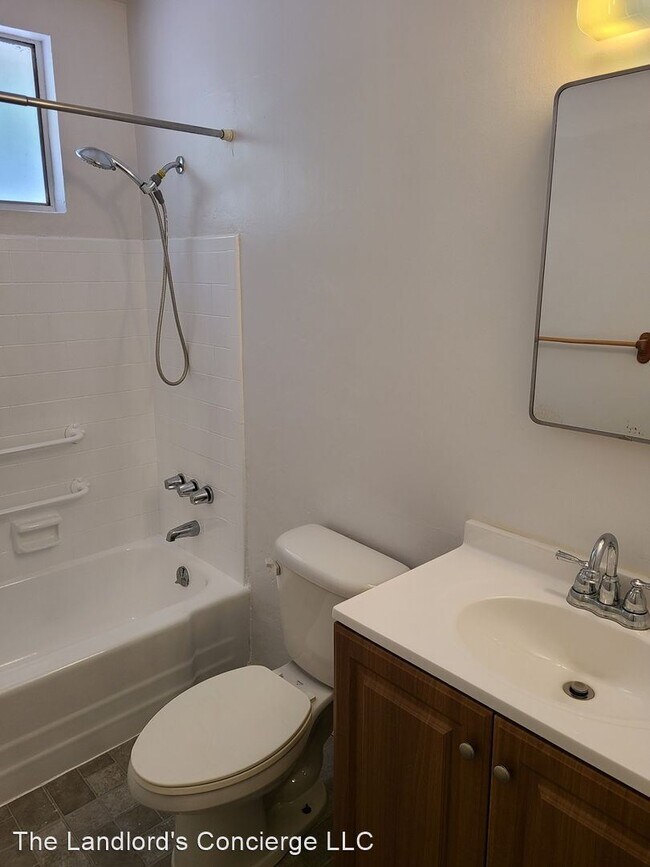 Building Photo - 3 br, 2 bath House - 1311 E Olive St