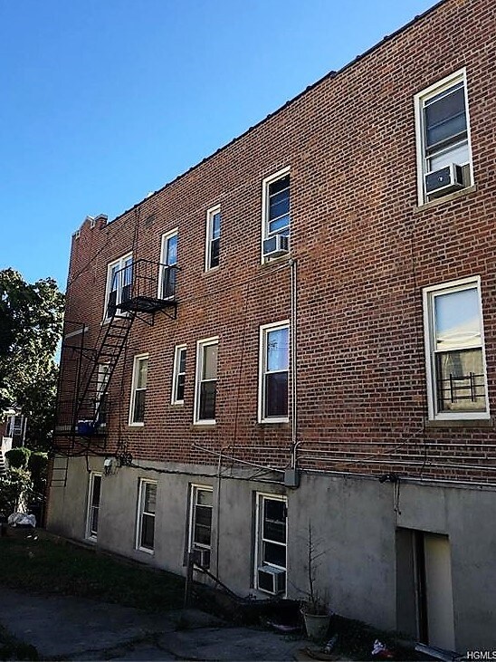Building Photo - 2031 Tomlinson Ave