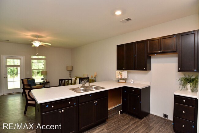 Building Photo - 3 br, 2.5 bath House - 127 Ainsdale Drive