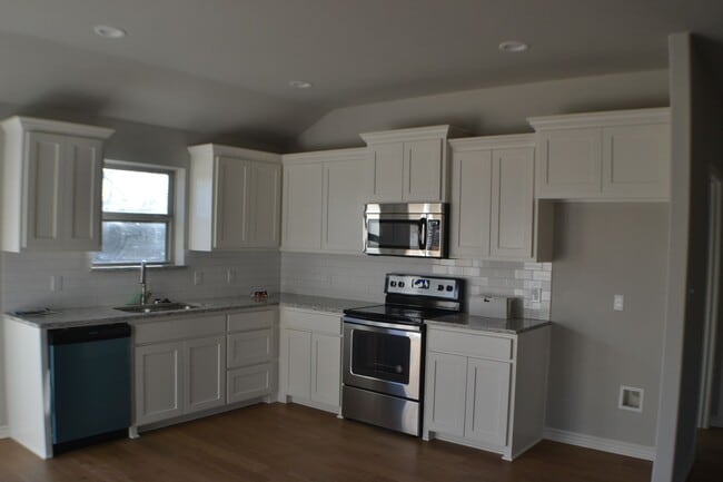Building Photo - 3 bed 2 bath House for Lease in Sherman