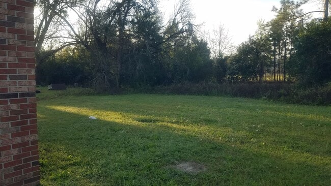 Building Photo - 3 Bedroom/1 Bath Home located in Valdosta