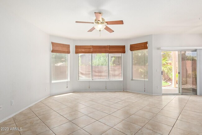 Foto del edificio - 3316 E Tierra Buena Ln