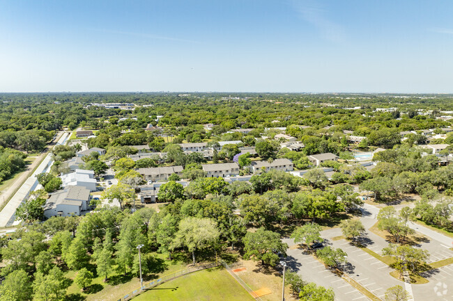 Aerial Photo - Lake Forest Condominiums