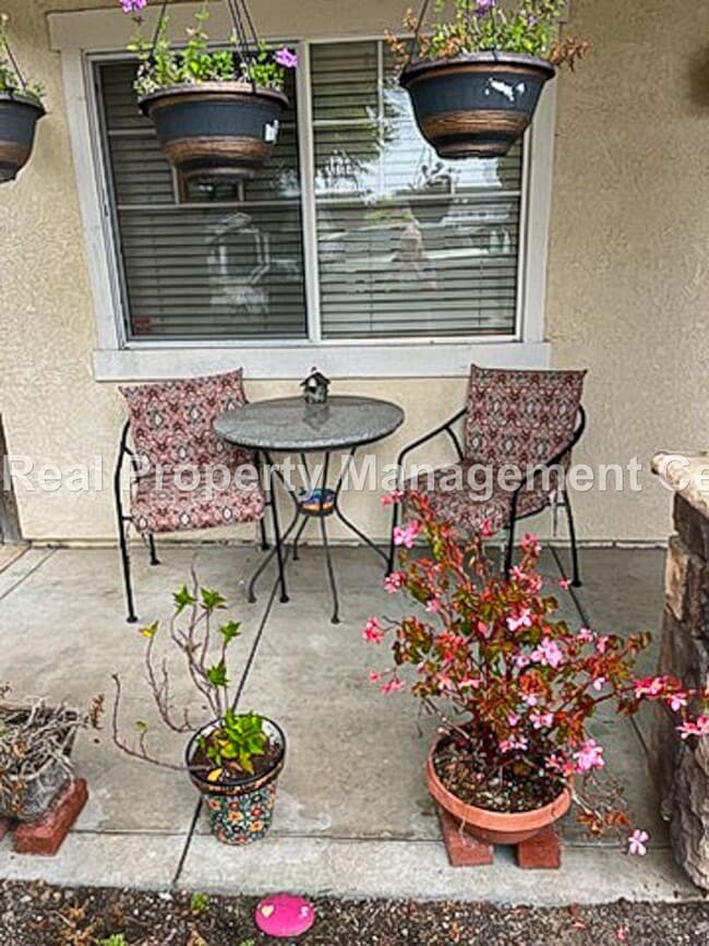 Building Photo - AVAILABLE APRIL - Beautiful Arroyo Grande ...
