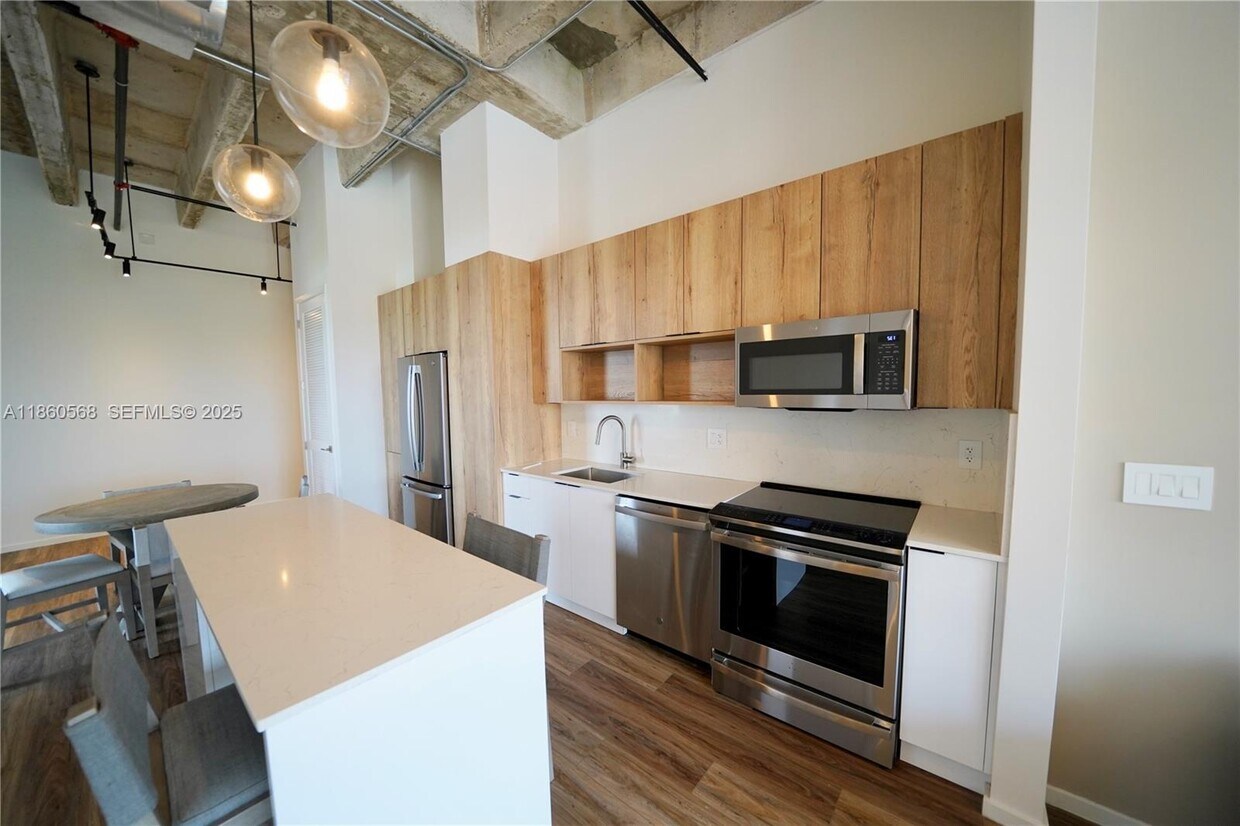 Foto principal - 7920 NE 2nd Ave