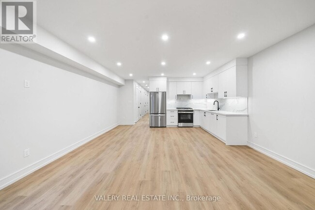 Building Photo - 158 Dovercourt Rd