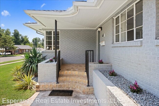 Building Photo - 3 br, 2 bath House - 617 S University Dr