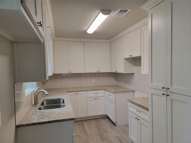 Foto del edificio - 1211 Crestmont St