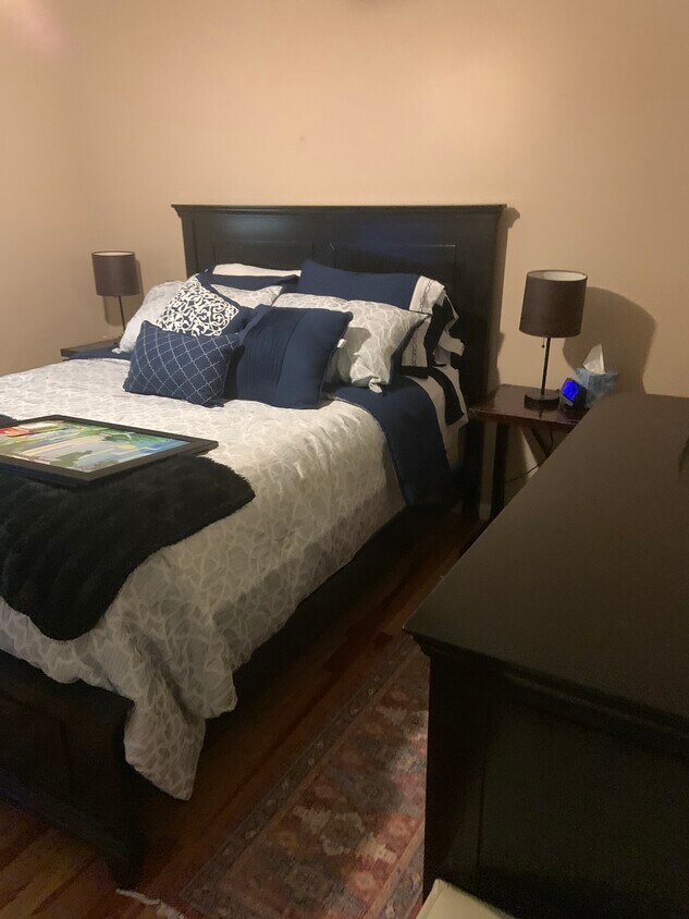 Bed, dresser, 2 end tables and lamps, - 6725 Lawson Cir