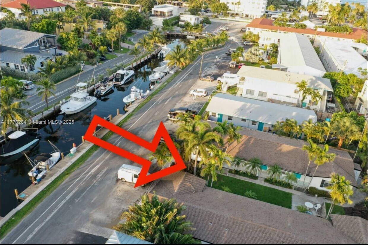 Primary Photo - 3208 Canal Dr