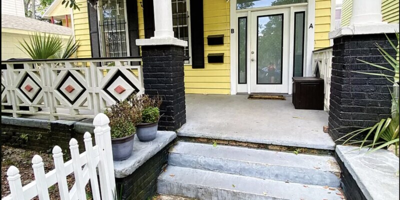 Primary Photo - 305 E 32nd Street
