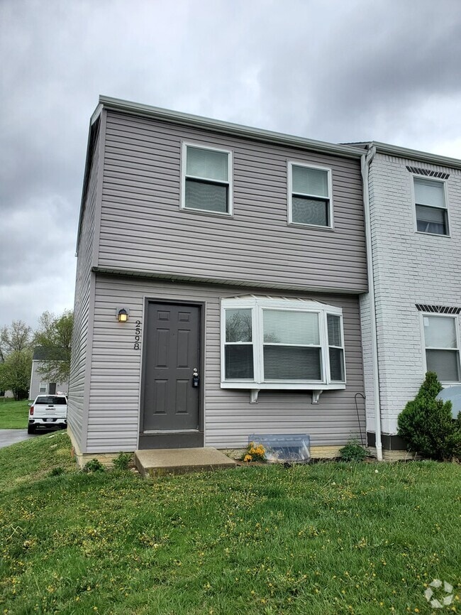 Building Photo - 2598 Sawbury Blvd