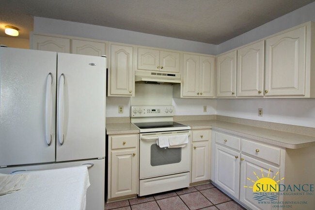 Building Photo - 523 E Timberlake Dr