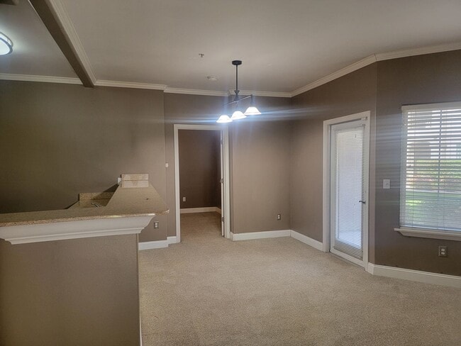Building Photo - Adorable 2 bedroom 2 bath condo