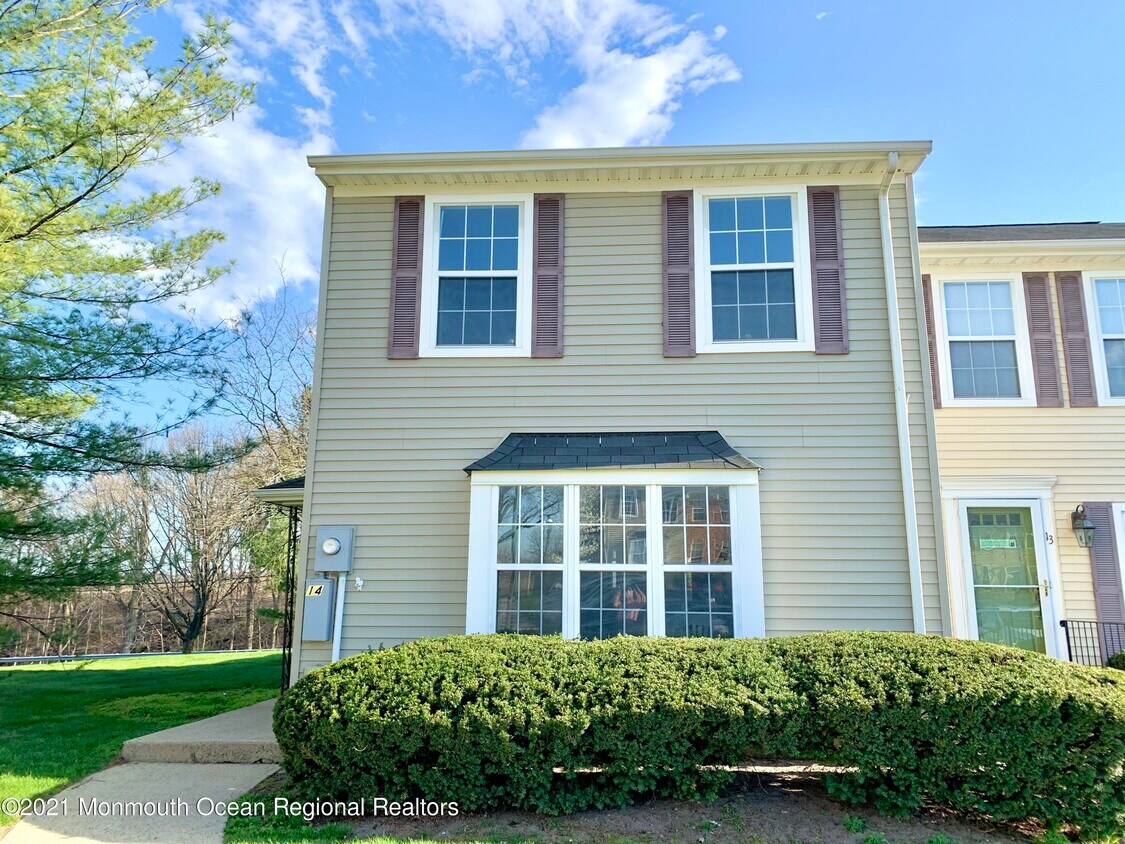 14 Delikat Ln, Sayreville, NJ 08872 Condo for Rent in Sayreville, NJ