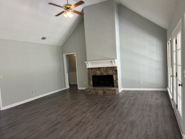 Building Photo - 1850 Ashton Brooke Ln