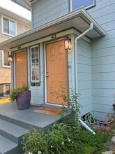 Building Photo - 409 S Coeur Dalene St