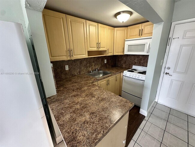 Foto del edificio - 4370 NW 11th St