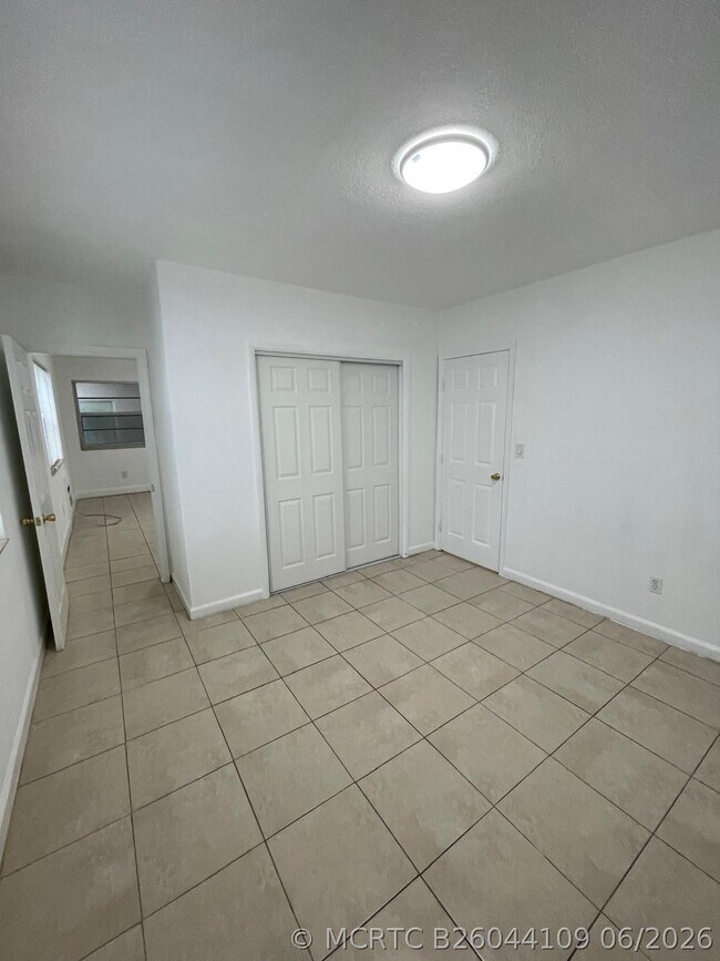 Building Photo - 6930 Byron Ave