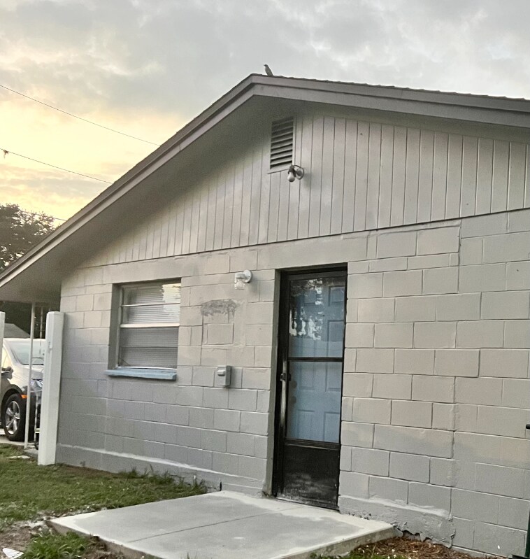 4401 Atwood Dr Unit 4401 Atwood Dr B, Tampa, FL 33610 Room for Rent