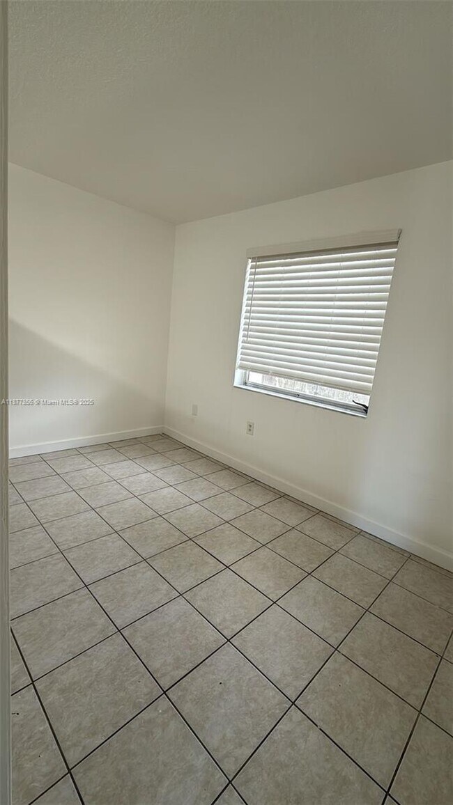 Foto del edificio - 8075 SW 73rd Ave