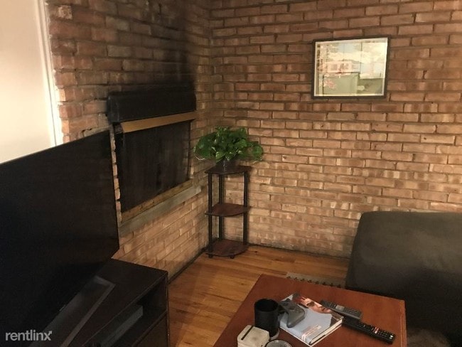 Building Photo - 1 br, 1 bath Apartment - 854 W ALtgeld