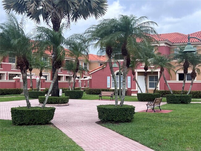 Foto del edificio - 6104 NW 114th Pl