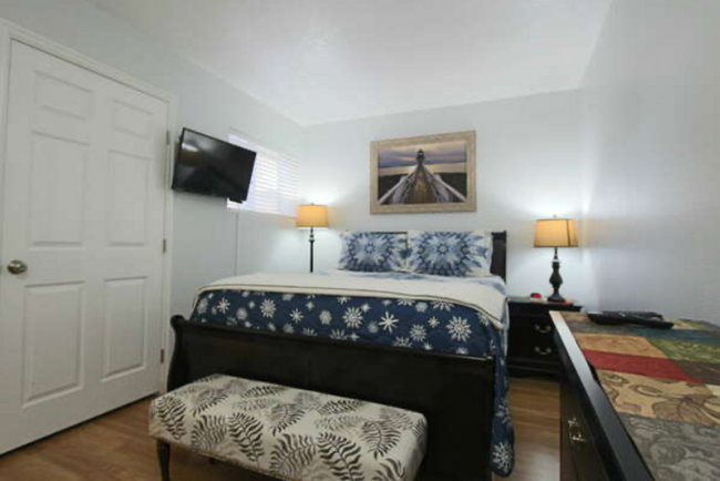 Foto del edificio - FURNISHED and Priced RIGHT!!! Sports Villa...