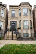 Building Photo - 6611 S Rhodes Ave
