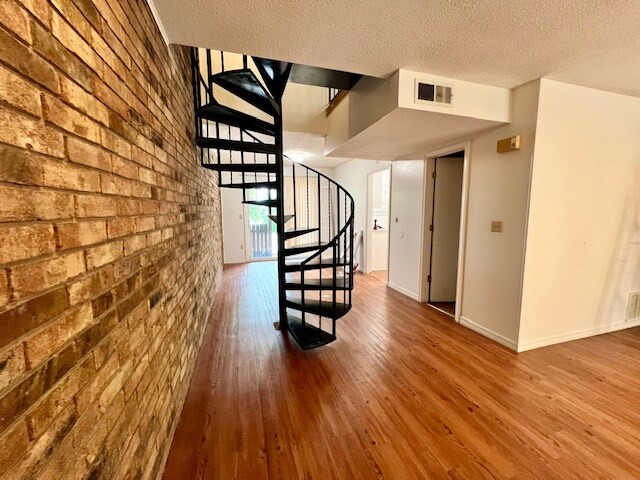 Building Photo - 280 S Hill Ave