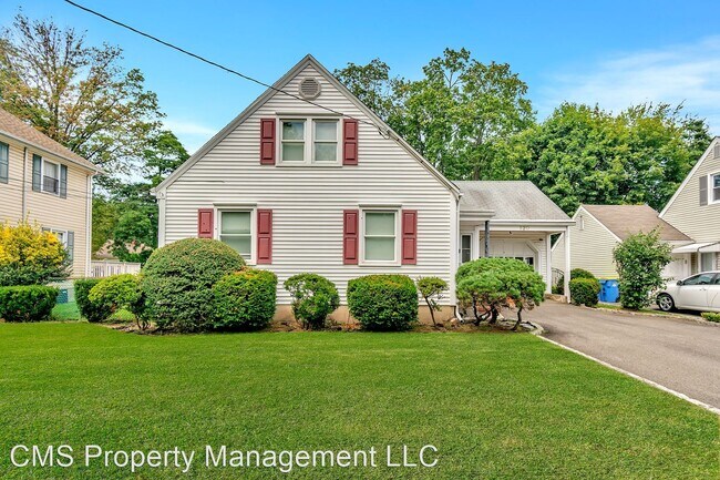 Building Photo - 5 br, 2 bath House - 520 Oakridge Ave.