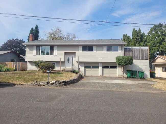 Building Photo - 5095 SW 163rd Ave