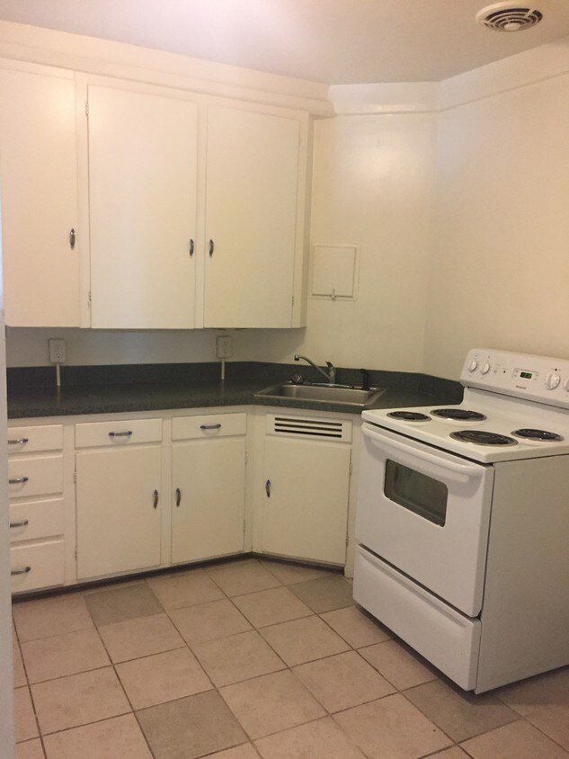 Cocina completamente equipada - 2302 Kenwood Blvd