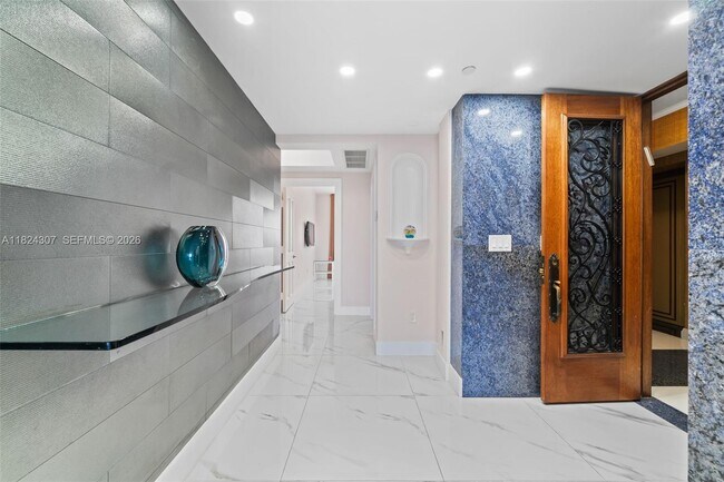 Foto del edificio - 17875 Collins Ave