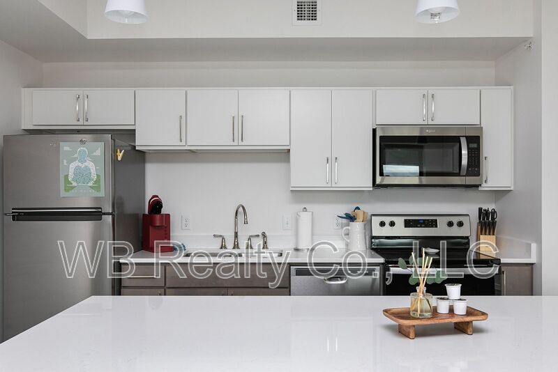 Primary Photo - 315 5th St