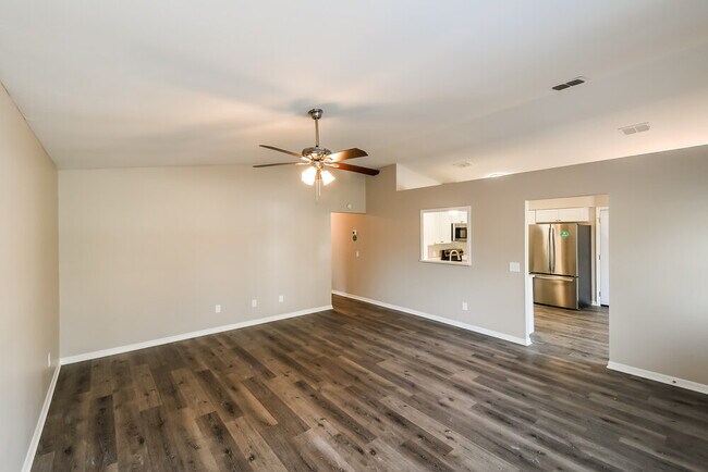 Building Photo - 1638 Sandy Hollow Loop