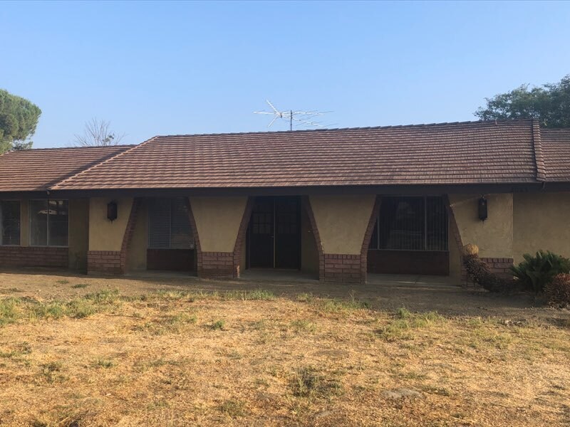 Foto principal - 2087 W 7th St