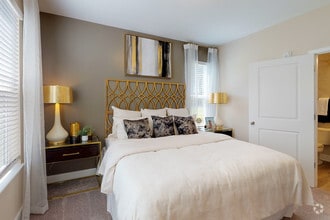2BA, 2BA - 1089 SF - The Isaac