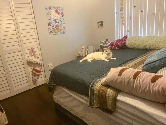 Foto del edificio - 1322 Pines Ln