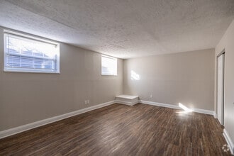 1BD, 1BA - 873SF - Landing at Tates Creek